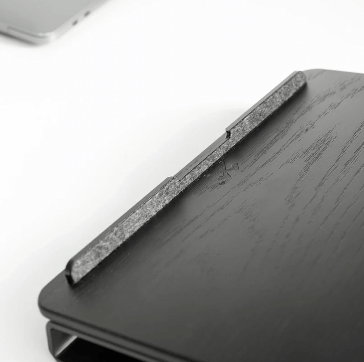 black classic laptop stand zoomed