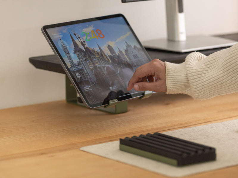 All Metal | IPad lifestyle