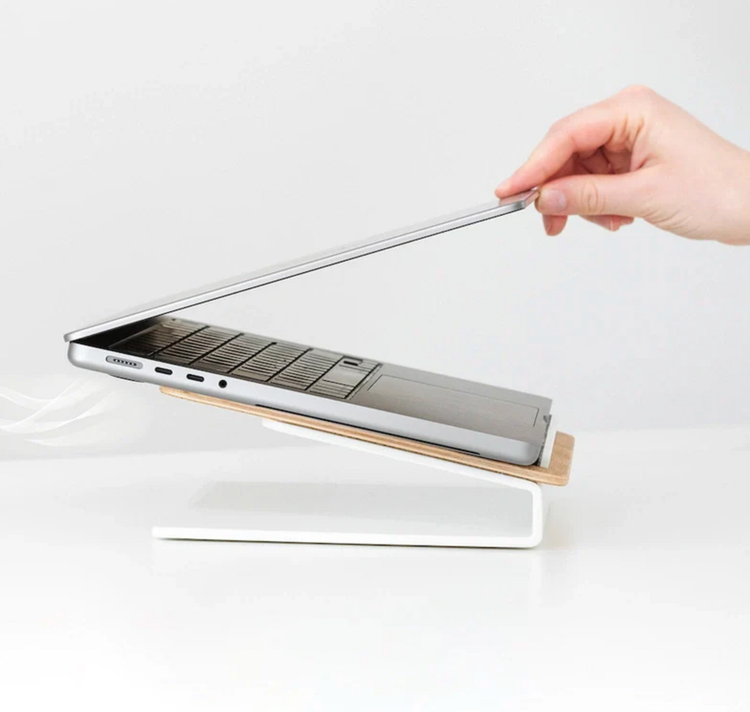 laptop stand
