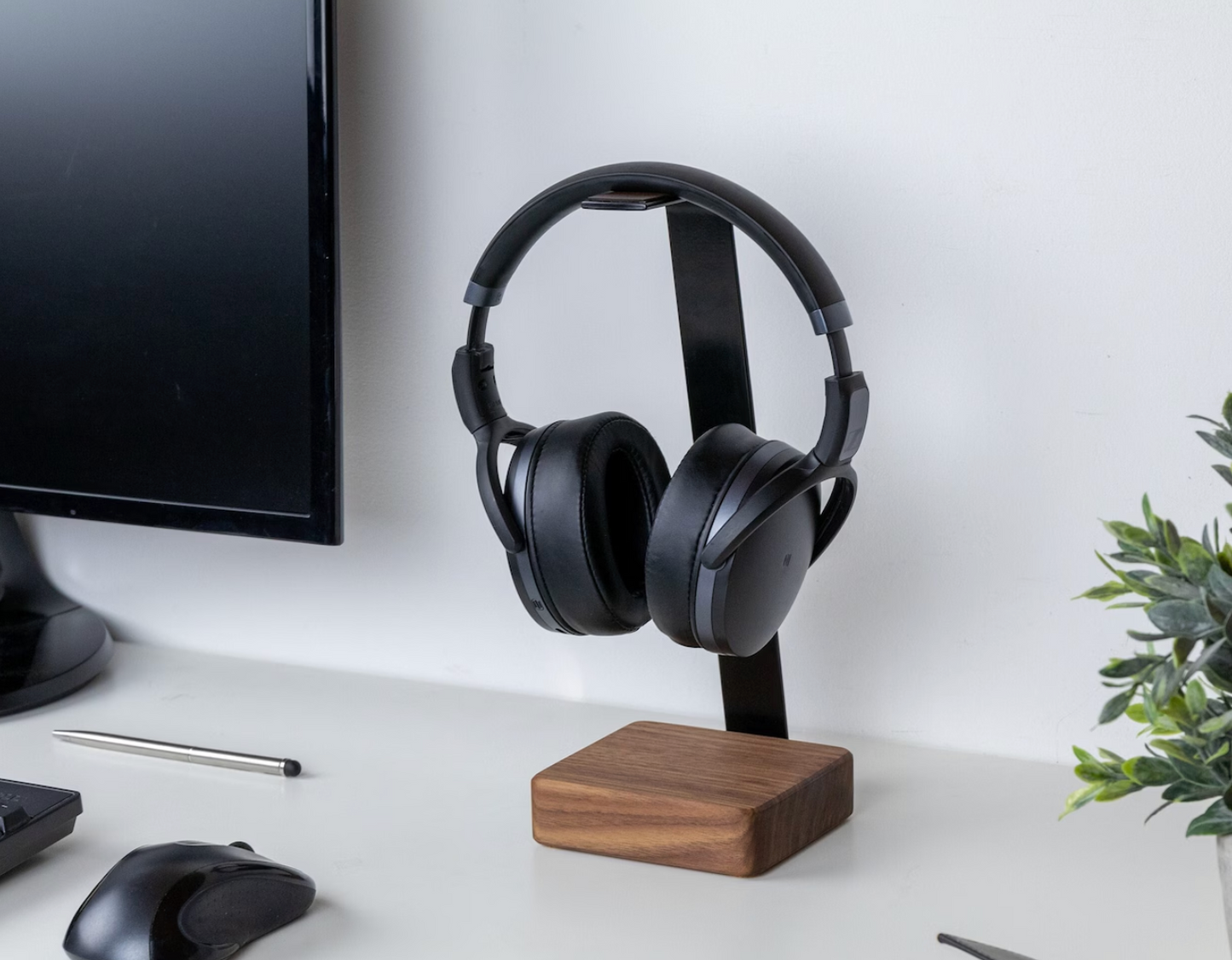 Headphone stand