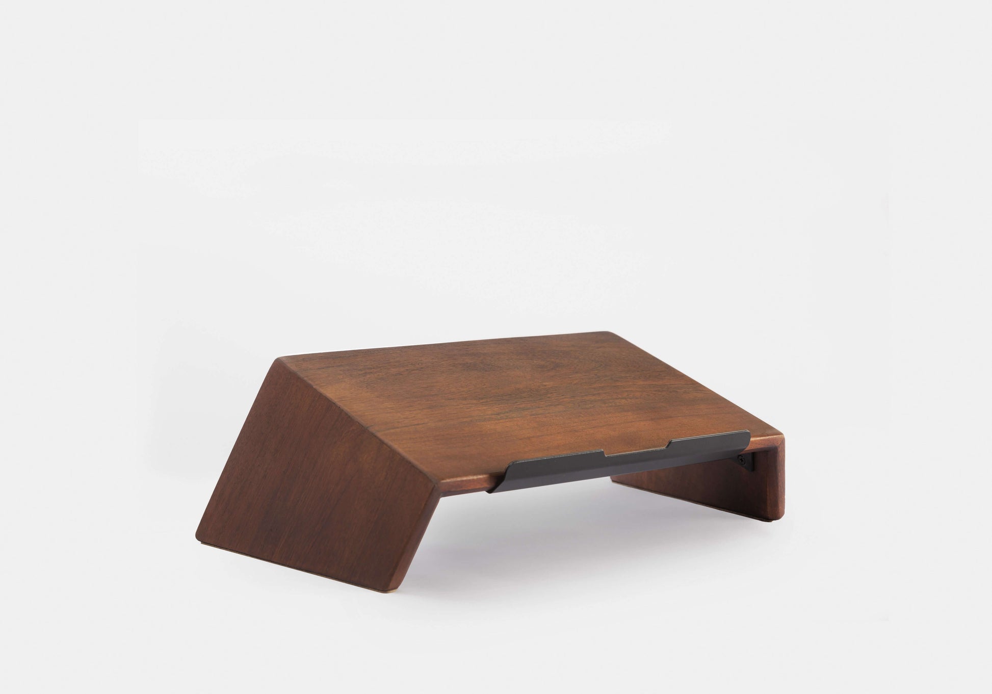 Heritage Brown | wooden laptop stand – side view showing warm brown legs
