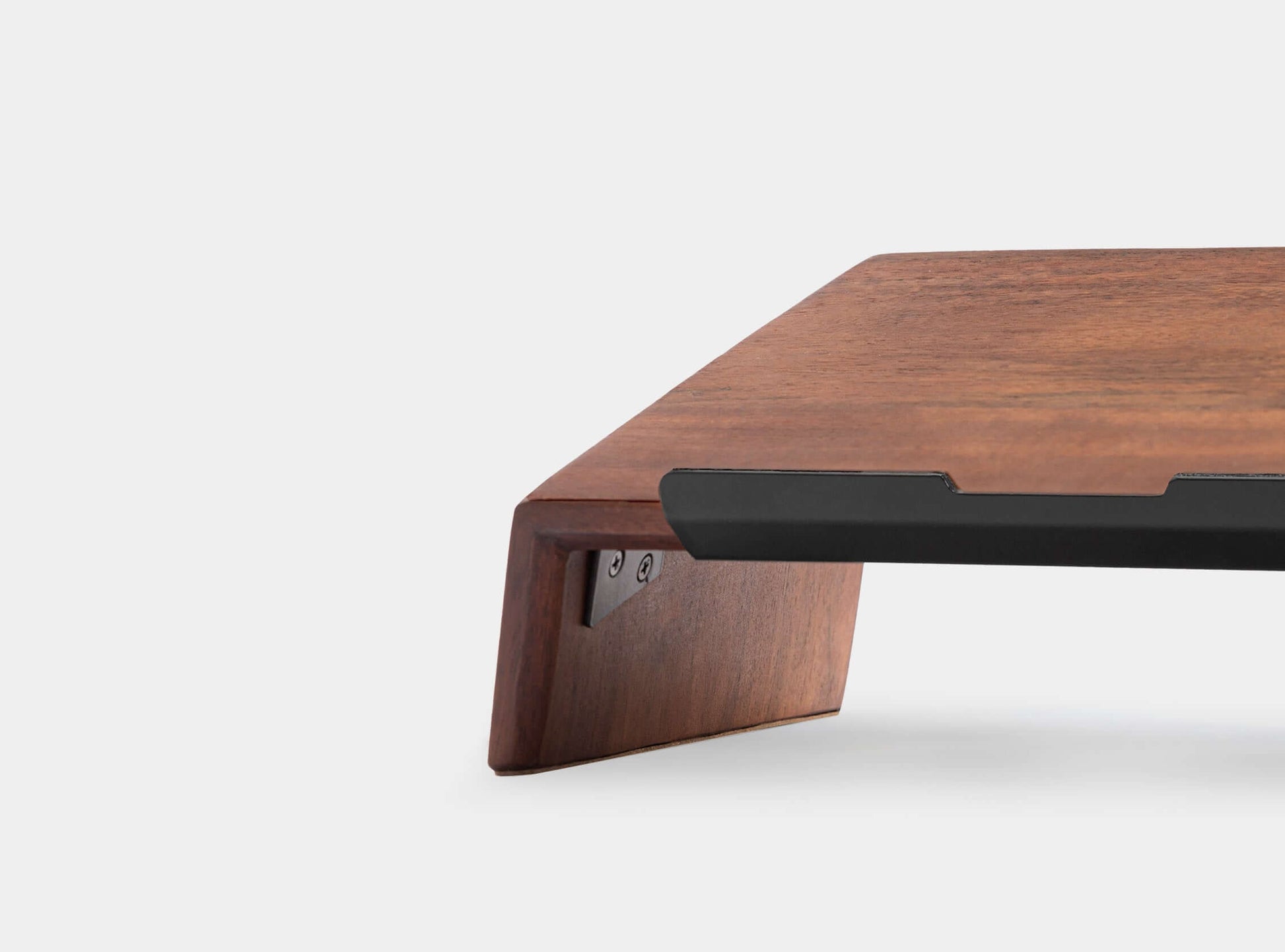 Heritage Brown | wooden laptop stand – close‑up of satin finish chamfered edge
